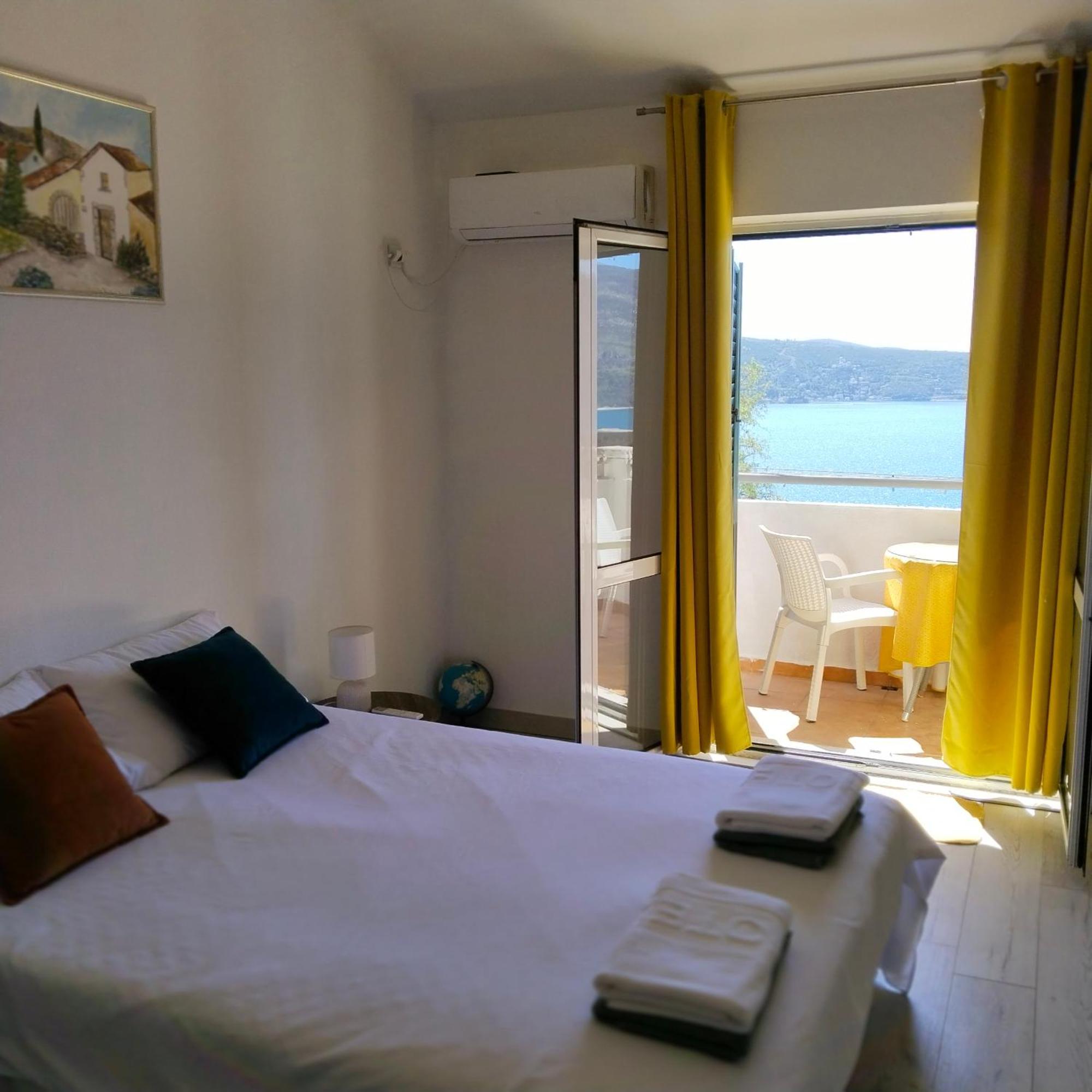 Apartments "Belle Vue" Herceg Novi Esterno foto
