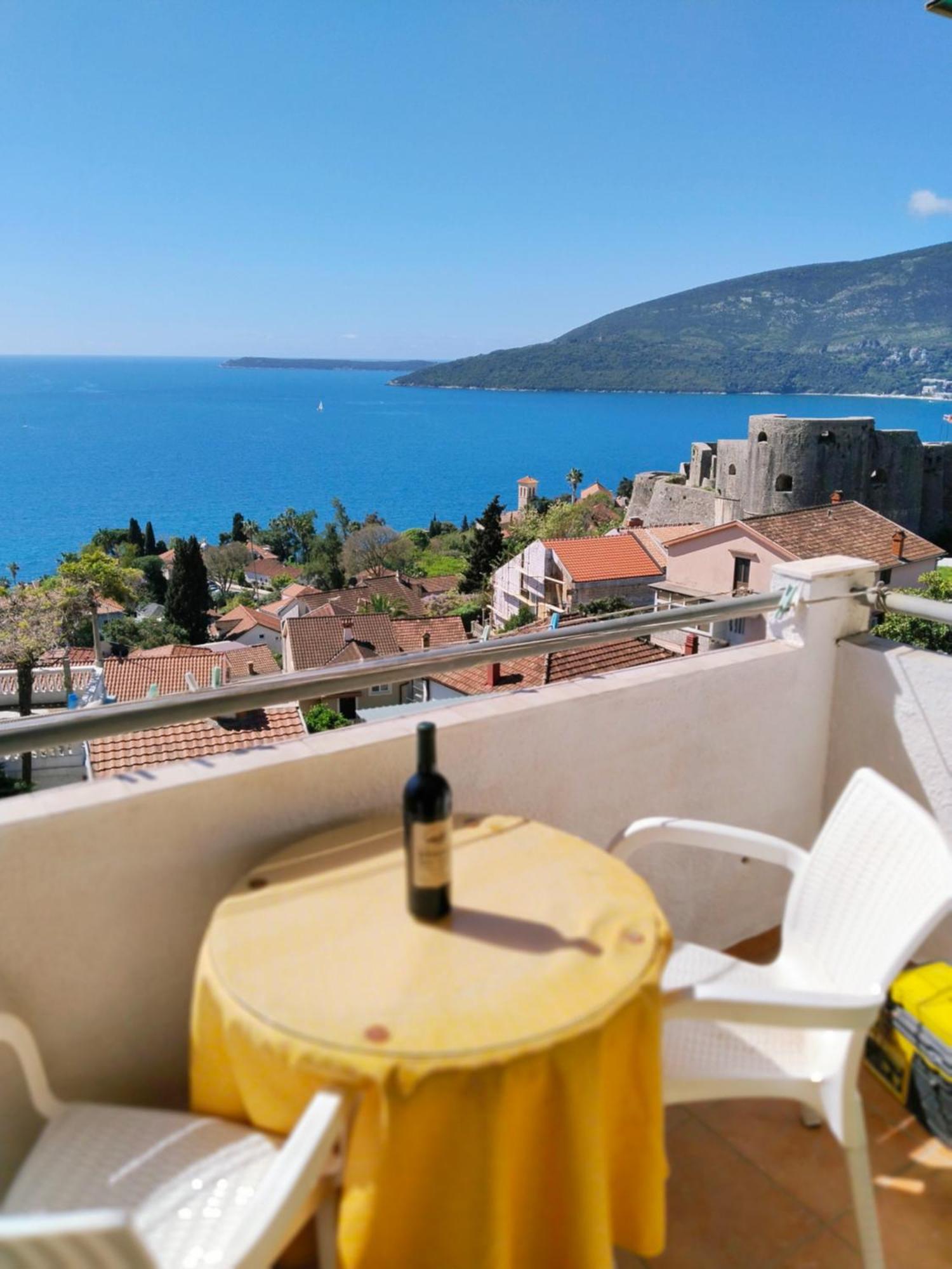 Apartments "Belle Vue" Herceg Novi Esterno foto