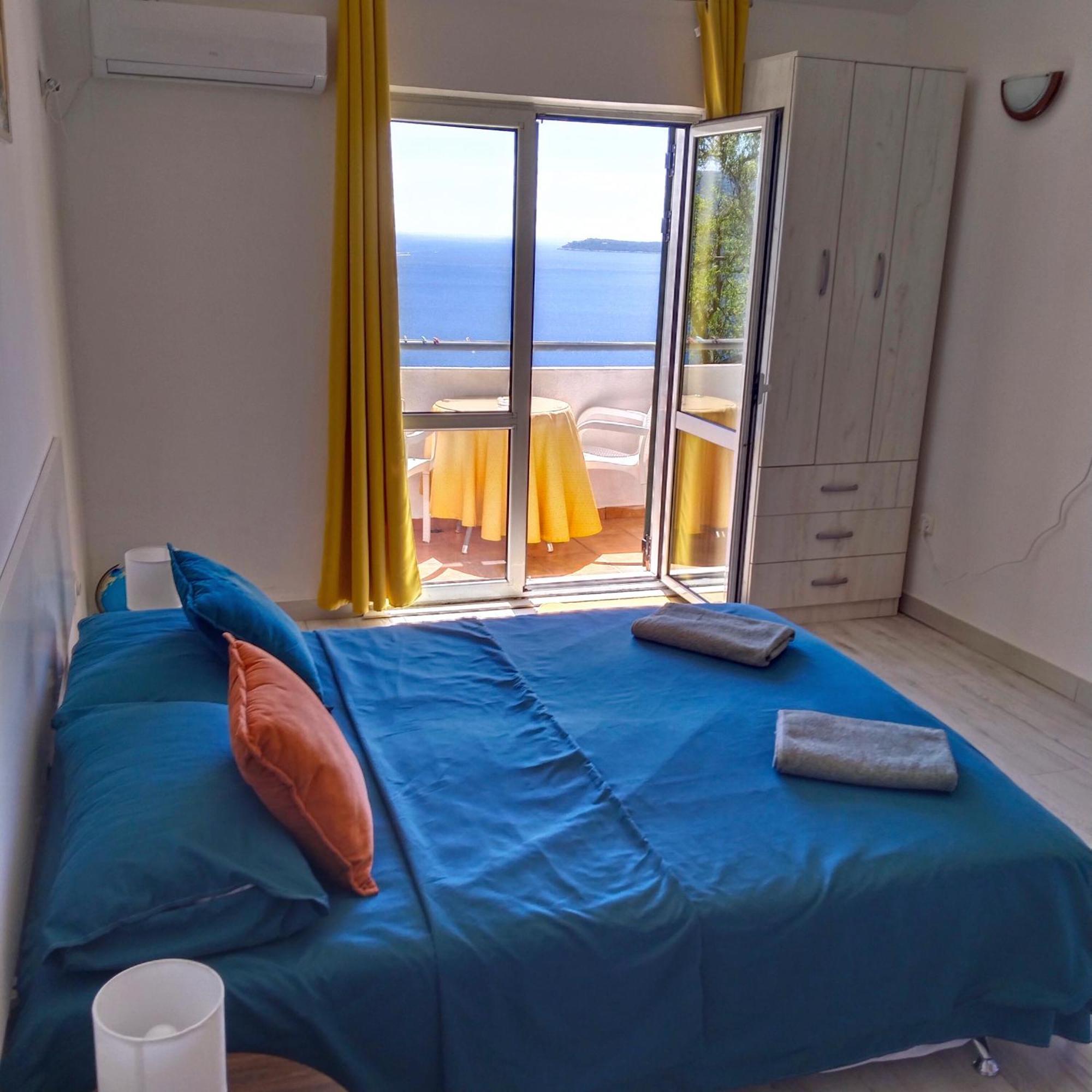 Apartments "Belle Vue" Herceg Novi Esterno foto